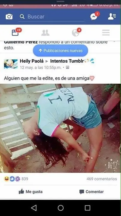 Chica quiere ayudar a su amiga editando una foto de ella