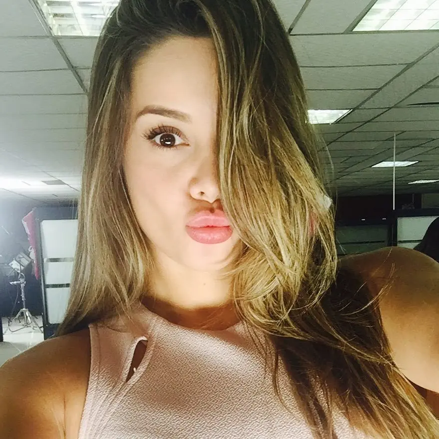 Te gustan las colombianas? Pasa y conoce a Alejandra