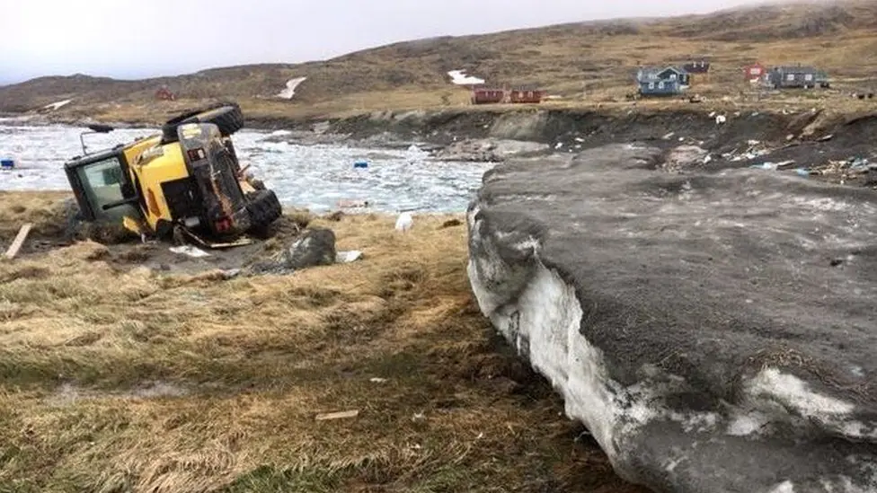 Impactantes imágenes del tsunami en Groenlandia Impactantes imágenes del tsunami en Groenlandia
