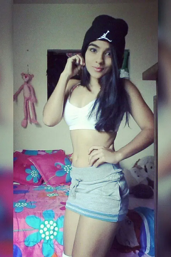 Lauu Gonzalez, hermosa y sensual youtuber de 15 años