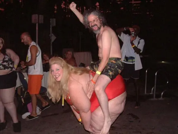 Las 13 fotografías más locas de cualquier noche de fiesta Las 13 fotografías más locas de cualquier noche de fiesta