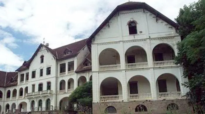 Los oscuros secretos del hospital Santa María