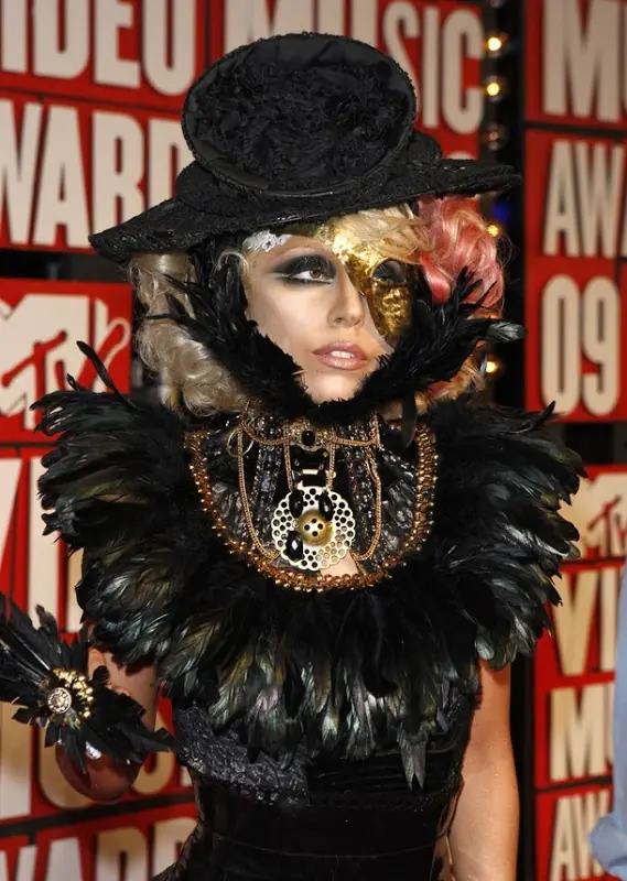 Los 10 vestidos mas curiosos de Lady Gaga Los 10 vestidos mas curiosos de Lady Gaga