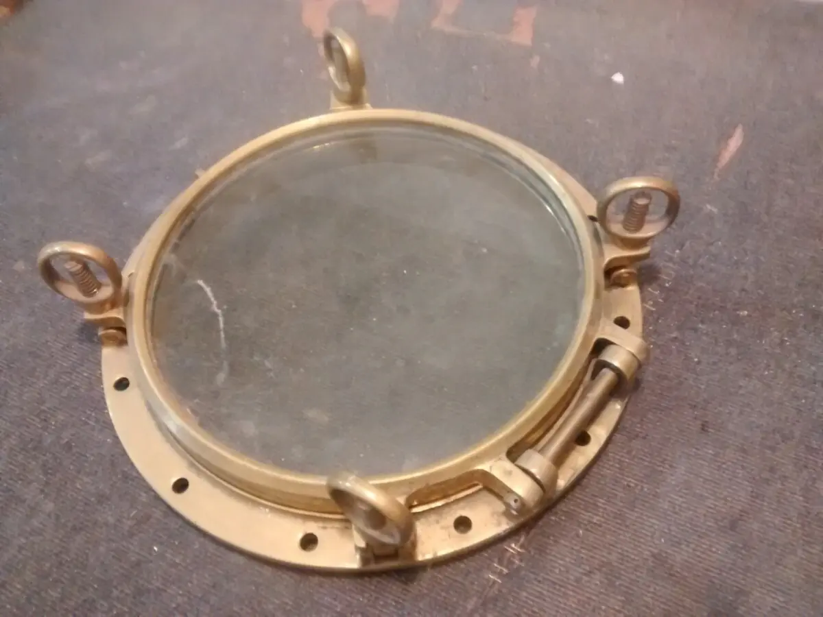 Escotilla de bronce antigua 200 años de antigüedad en venta