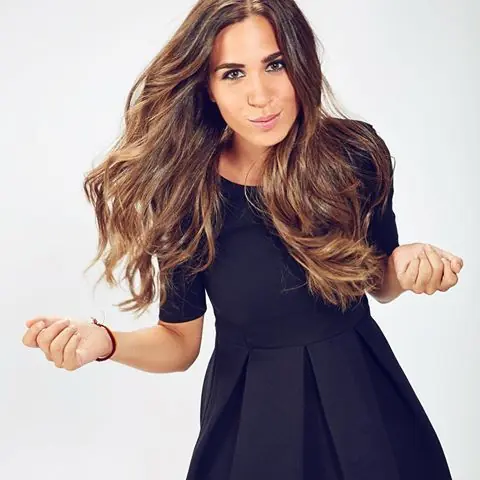 PRESENTADORA