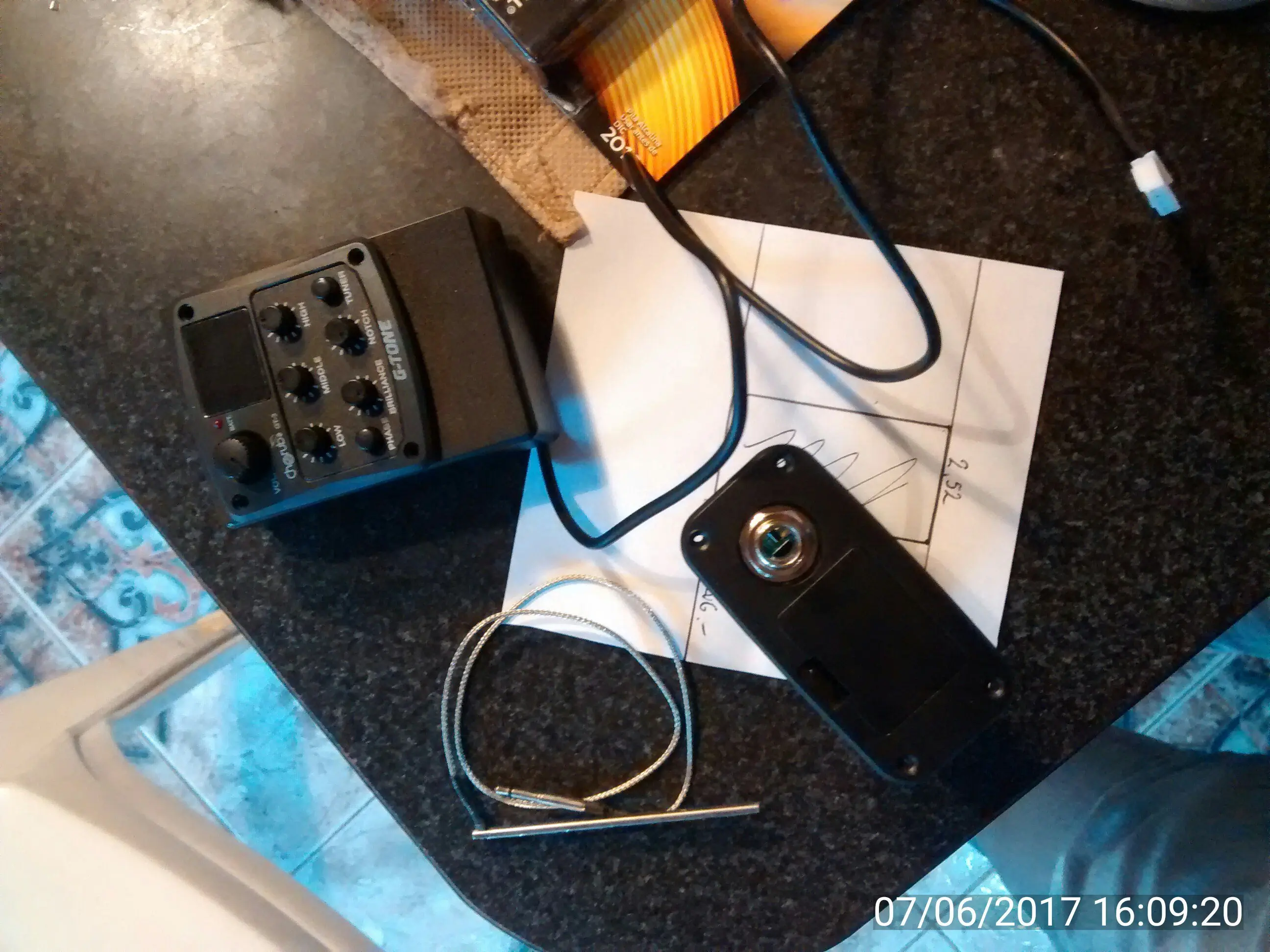 Arreglé una guitarra criolla y te lo muestro tiburón bebé!