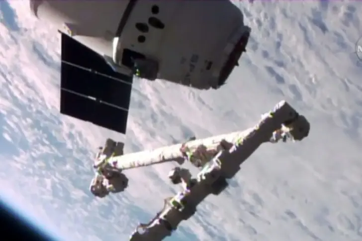 Primera cápsula Dragon llega a la Estación Espacial