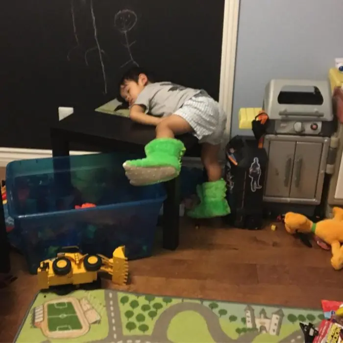 ninos jugando