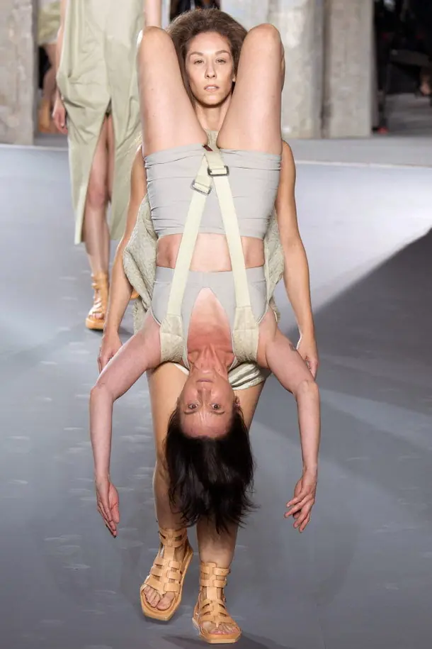 Paris Fashion Week - El surrealista mundo de la moda Paris Fashion Week - El surrealista mundo de la moda