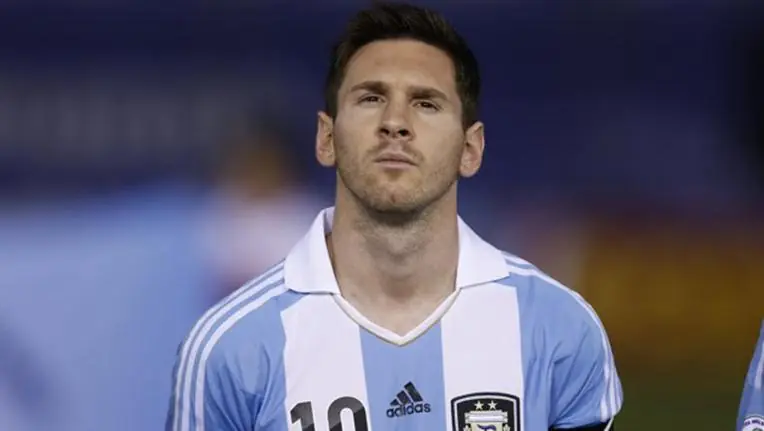 El mundo le pide a Messi que no renuncie a la selección