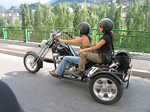 motos de 3 ruedas (triciclos)