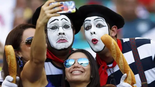 Un estudio revela: cuánto más selfies, menos sexo