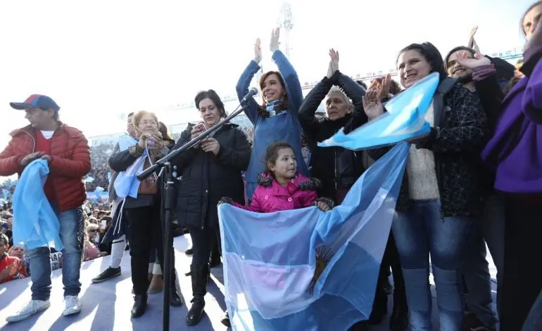 Cristina primera por 10 puntos