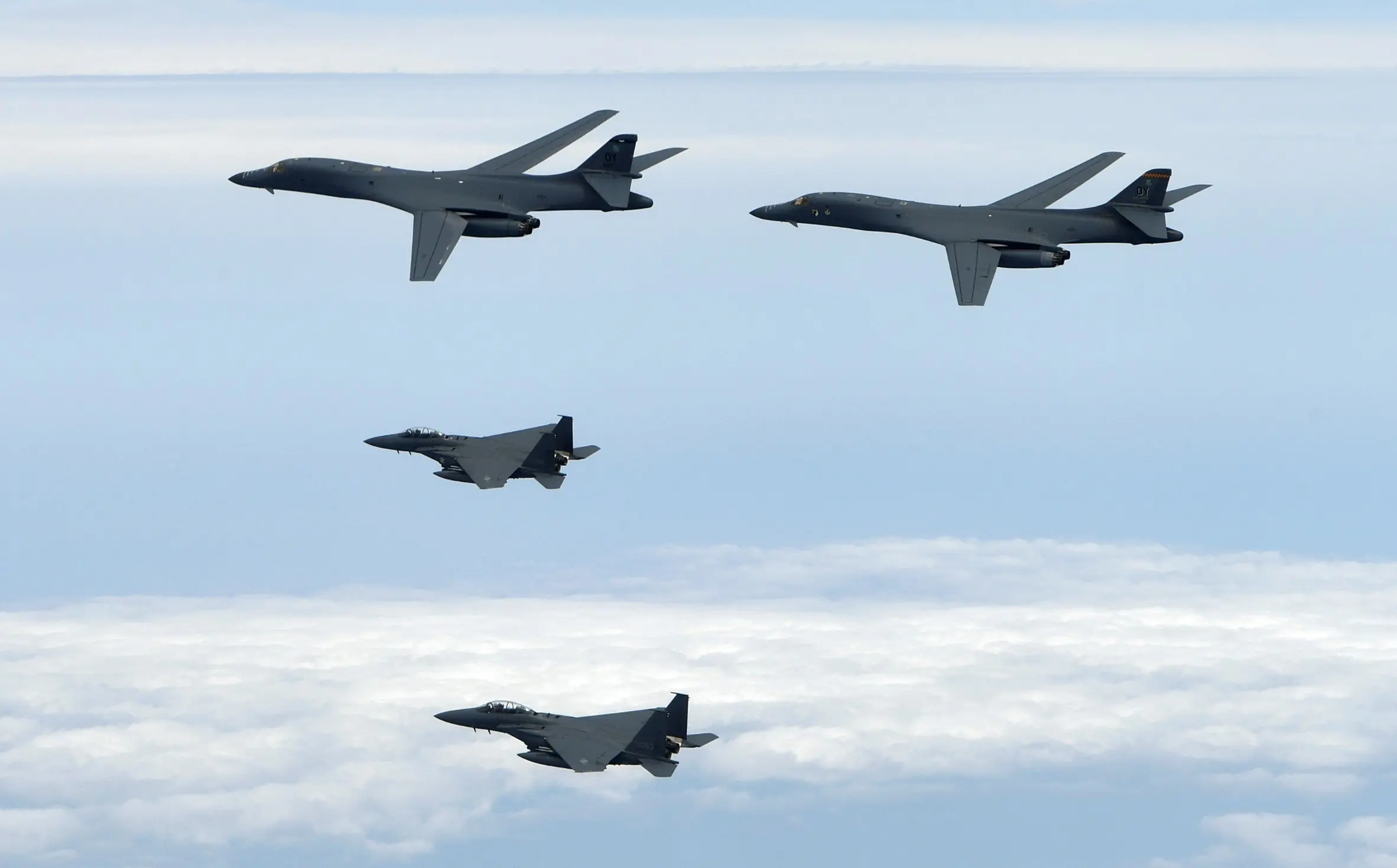 EEUU despliega bombarderos nucleares en península de Corea