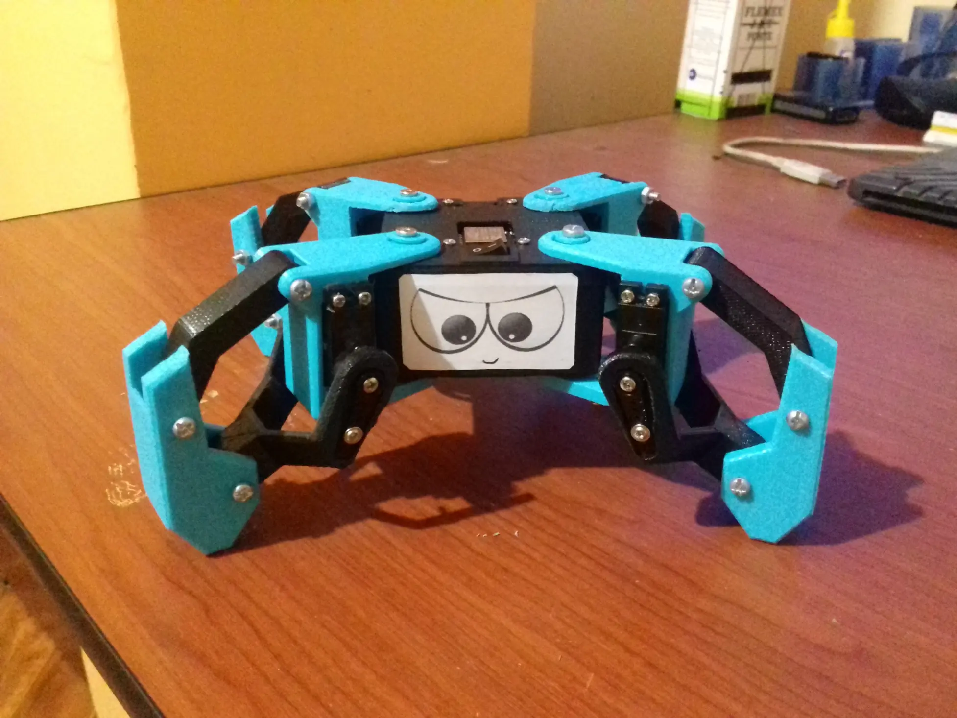 arme un robot que camina con 4 patas [megapost] certificado