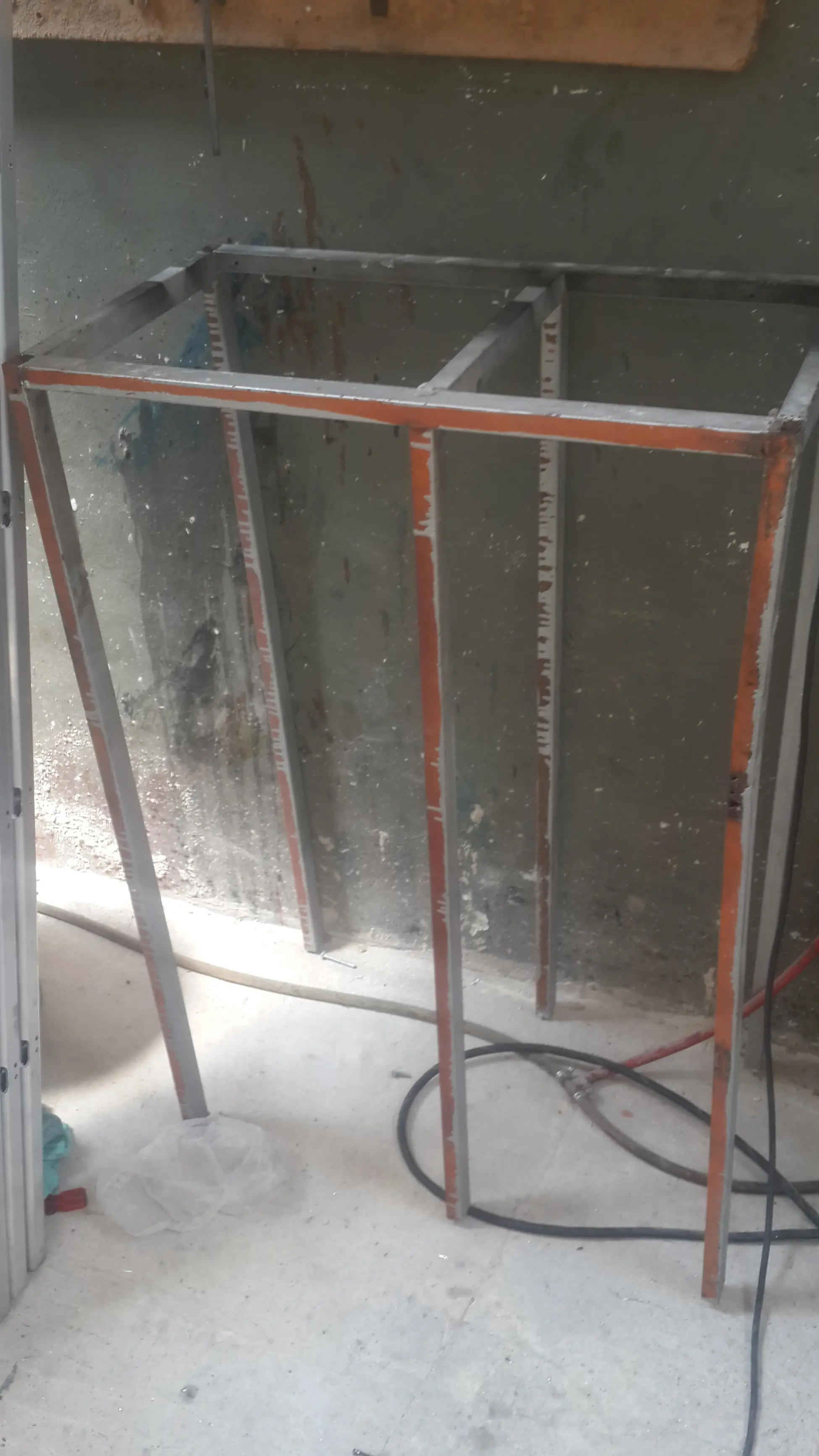 Mueblecito para pecera cubo