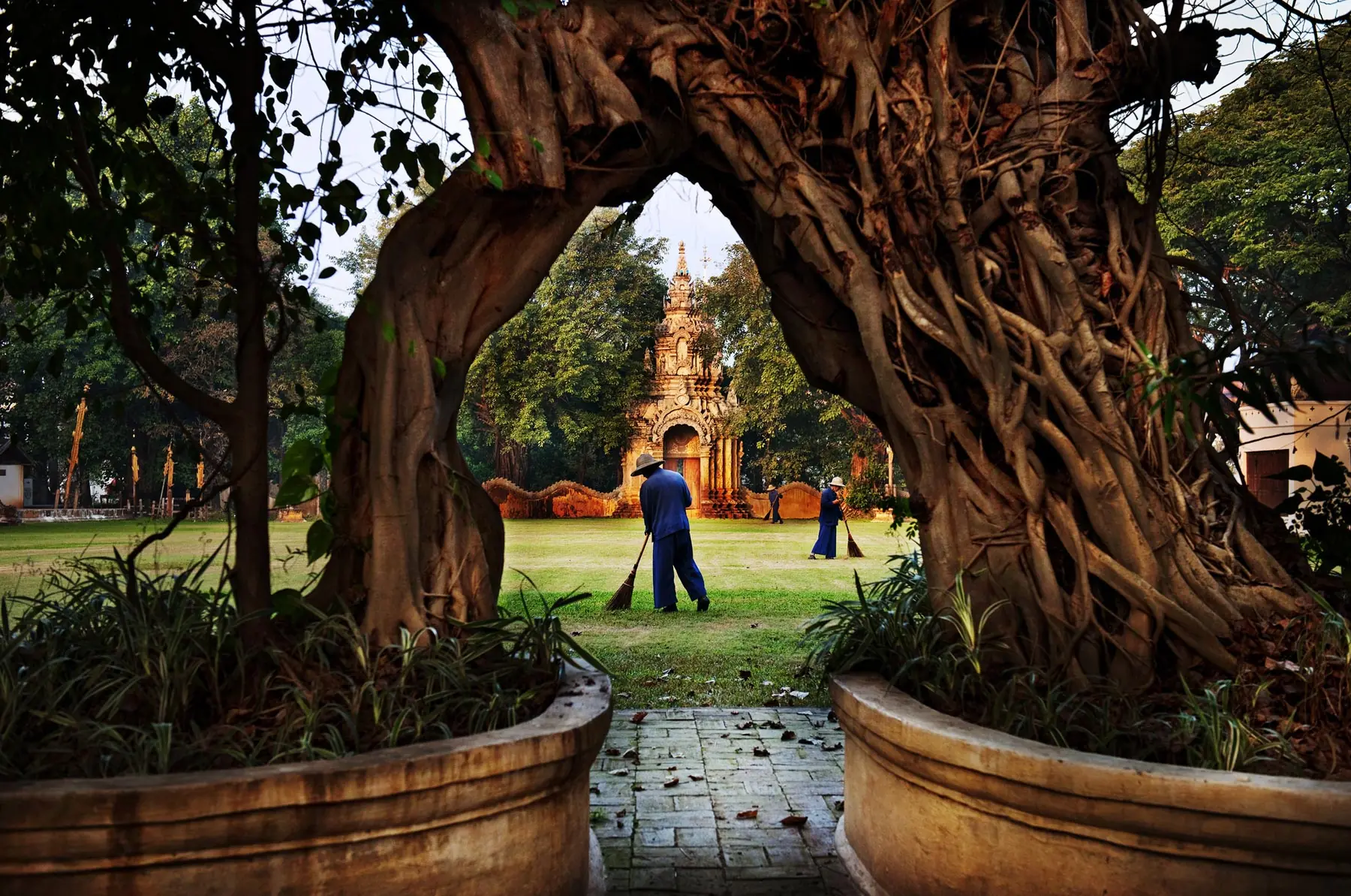Steve Mc Curry - Doors, Silent Sentinels. Steve Mc Curry - Doors, Silent Sentinels.