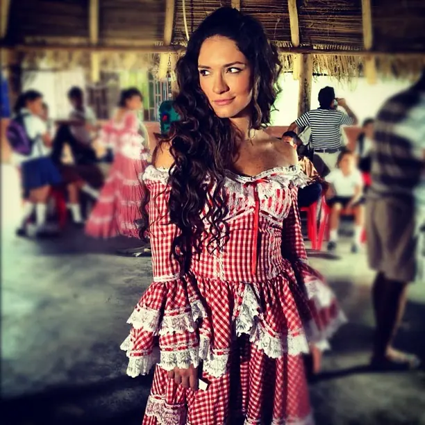 Kimberly Reyes una femme colombiana con mayusculas pasa