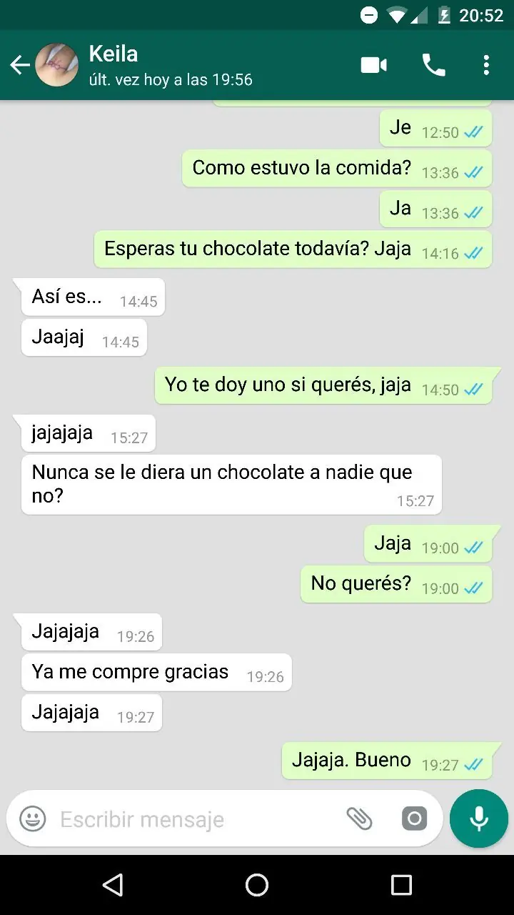 Le ofrecí un chocolate por la semana de la dulzura 100% Real