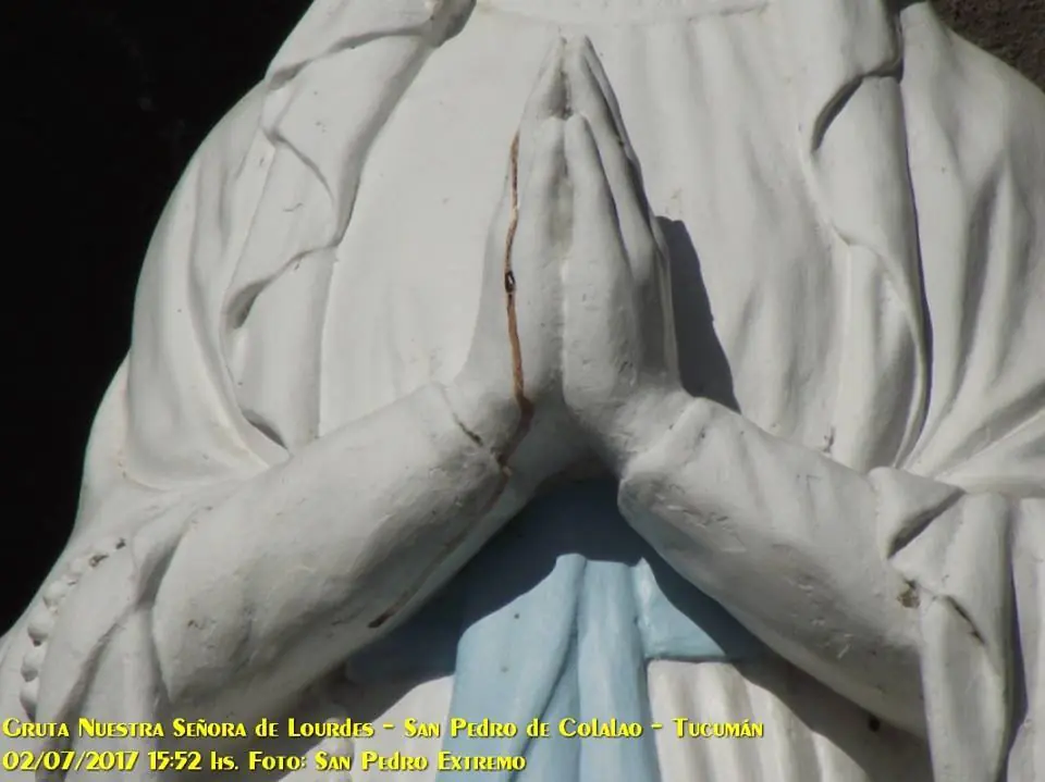 Tucumán: A una Virgen  le sangran las manos