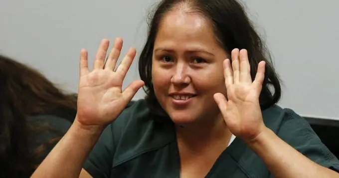 "Cosió" a puñaladas al marido y a sus cuatro hijos