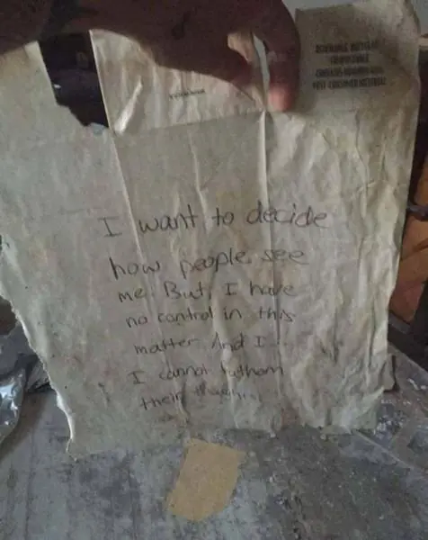 Entraron a una casa abandonada y mira lo que encontraron