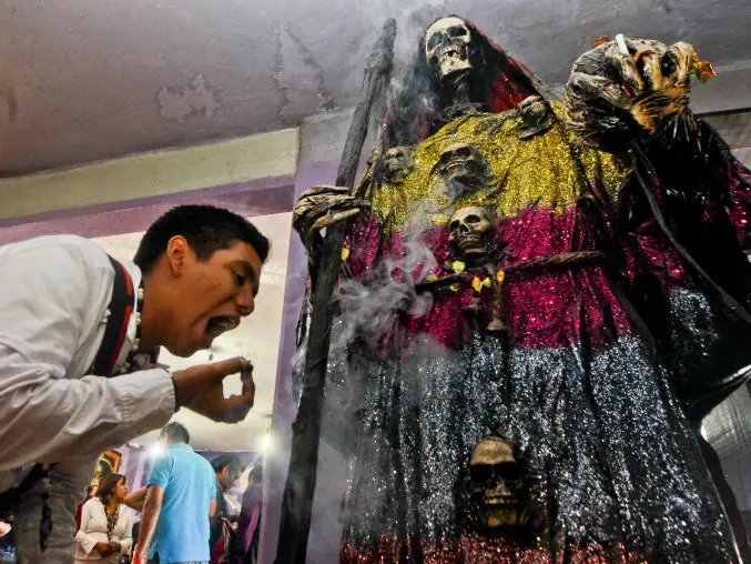 El Papa Francisco Ataca A La Santa Muerte