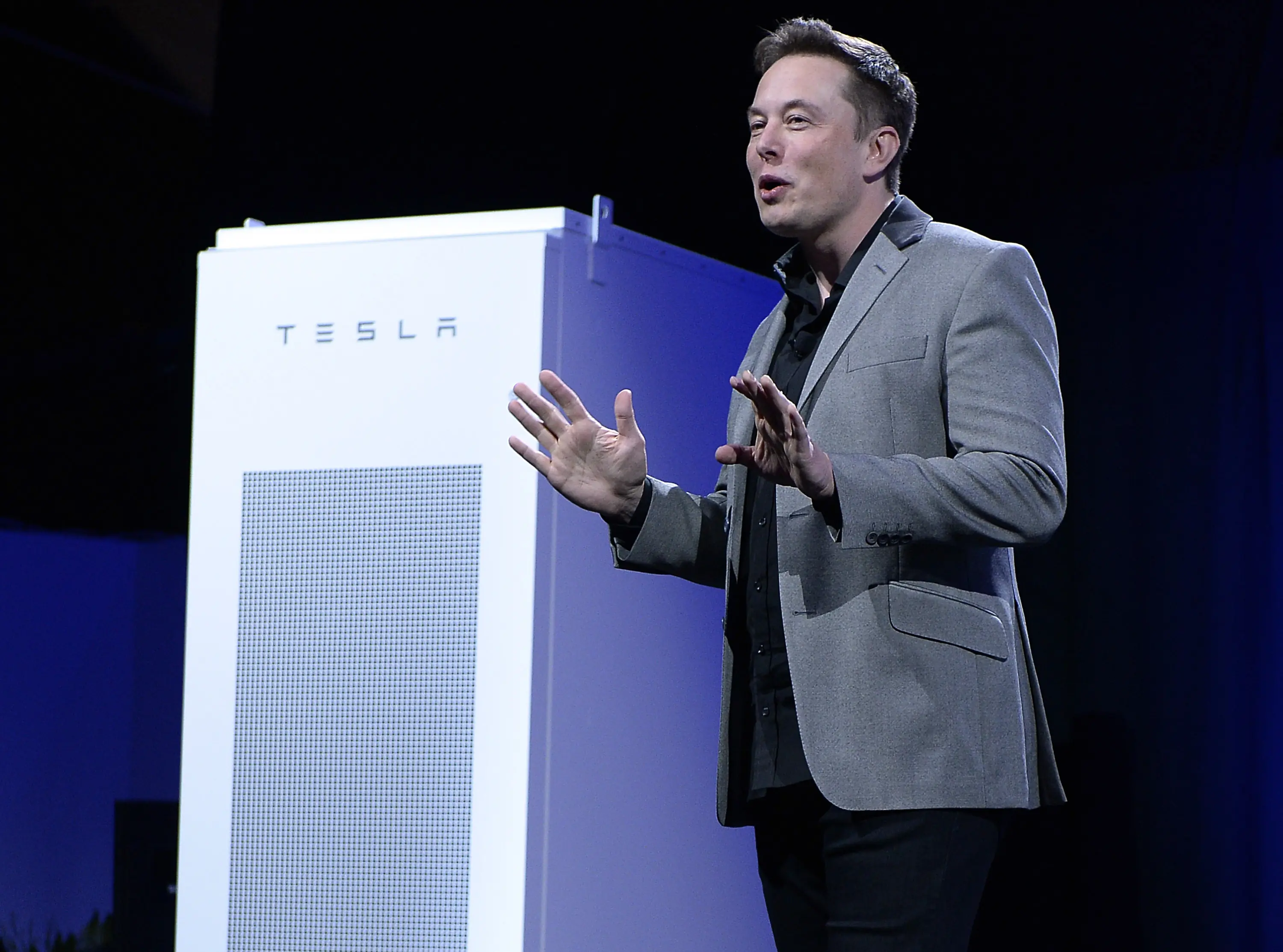 Tesla fabricará la mayor batería de litio: 100 megavatios