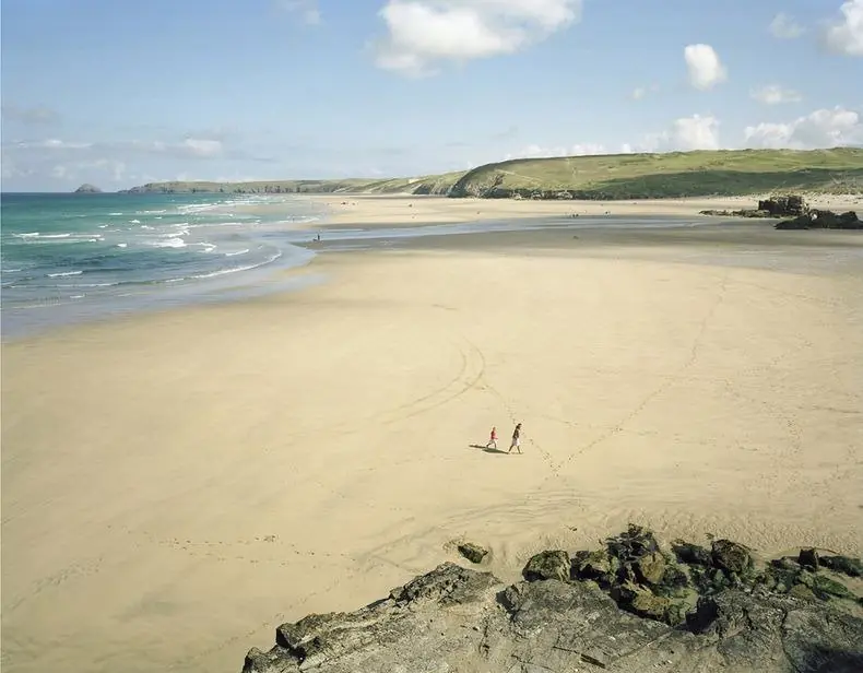 27 Playas que parecen irreconocibles cuando sube la marea