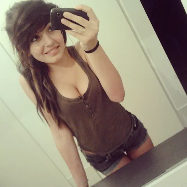 Por qué los espejos invierten la imagen horizontalmente?