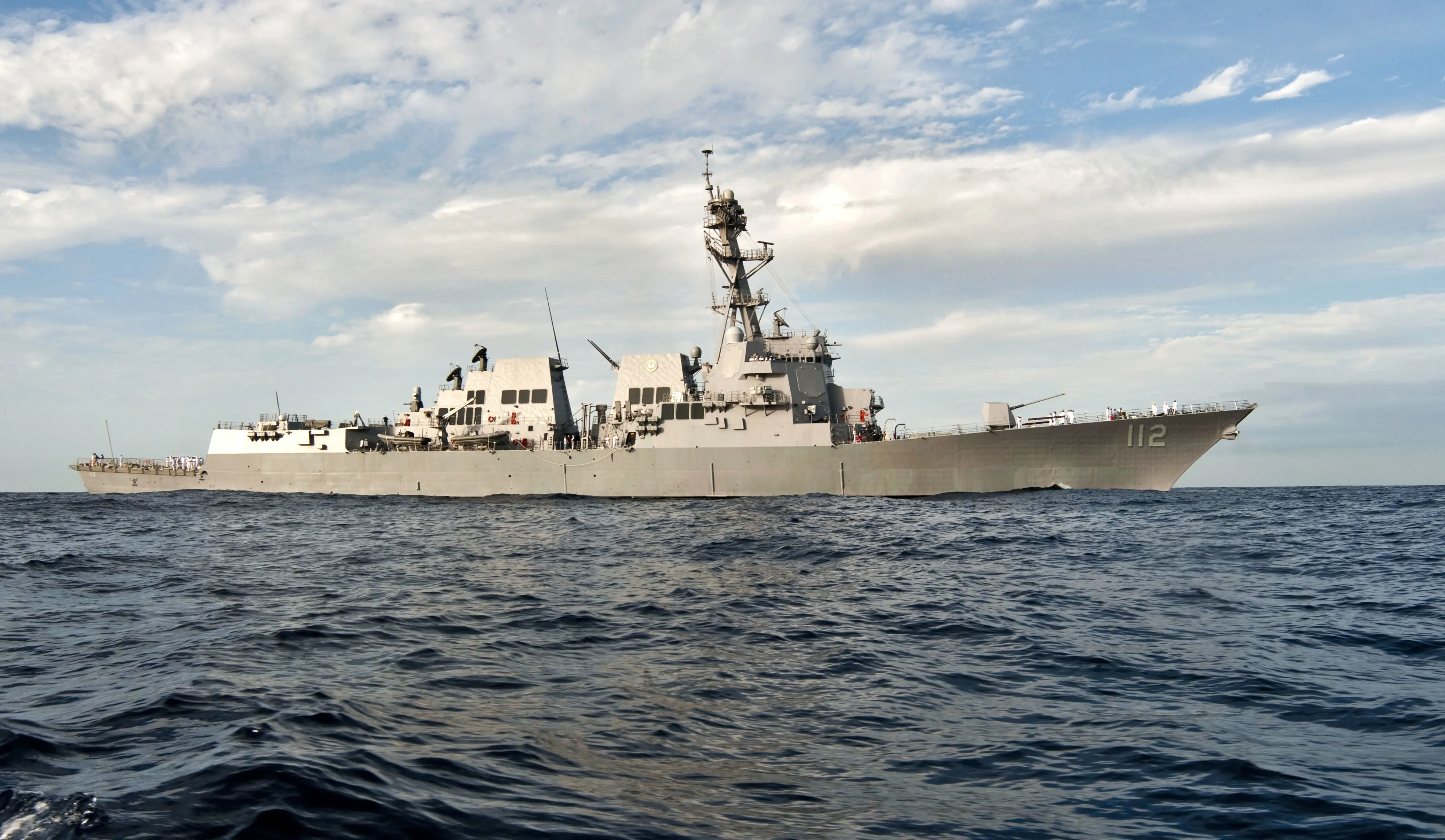 EEUU pone en marcha nuevo destructor USS John Finn