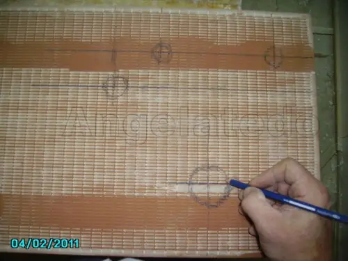 Cómo hacer agujeros en azulejos, para tomas de agua
