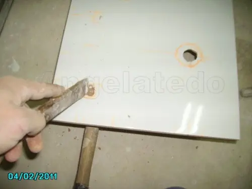agujeros en ceramica con radial