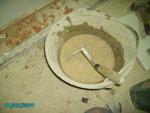 Cómo hacer agujeros en azulejos, para tomas de agua