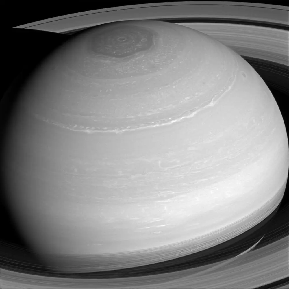 Saturno