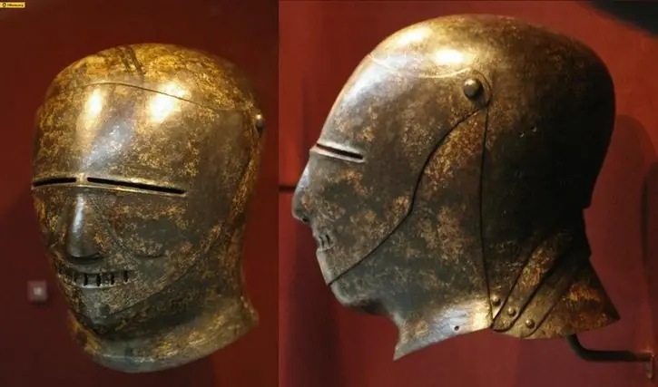 Yelmos curiosos y extraños de la historia