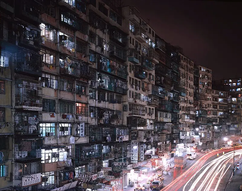 La vida en Kowloon, la ciudad sin ley y con mayor poblacion