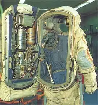 El traje espacial de los astronautas mas allá de la técnica El traje espacial de los astronautas mas allá de la técnica