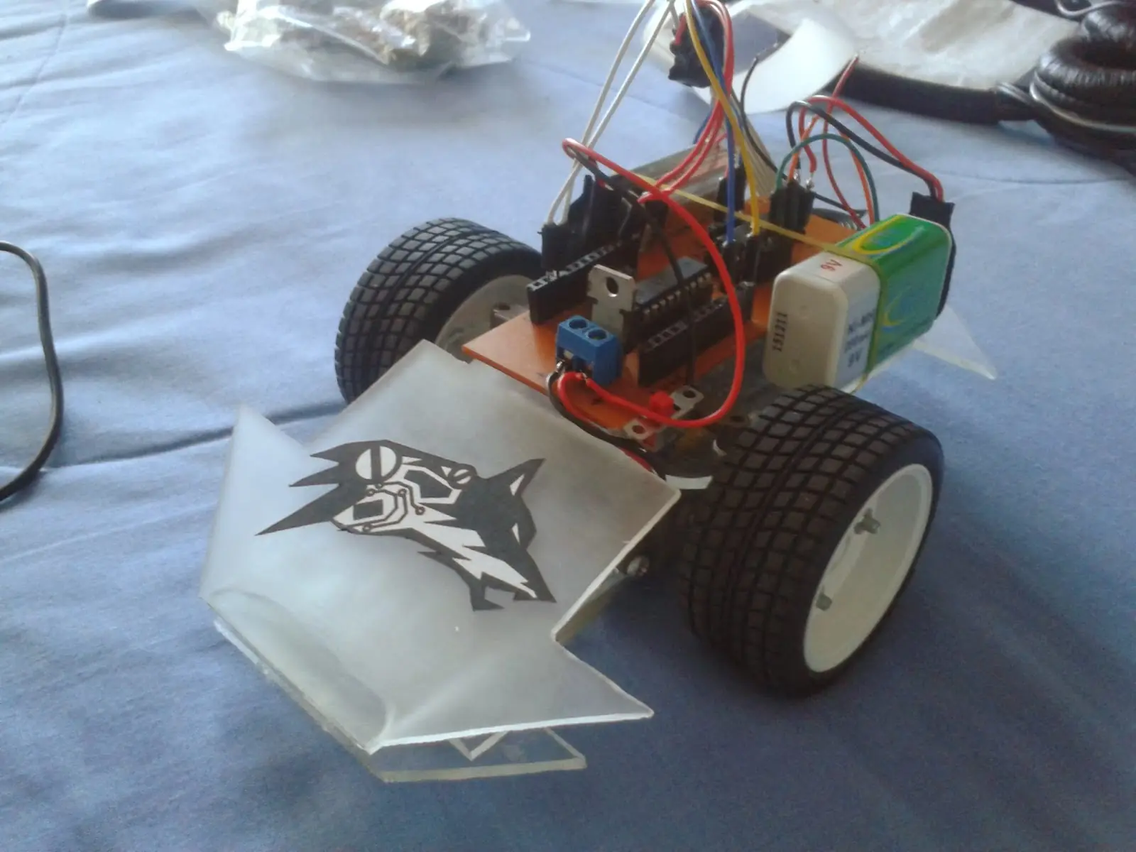 Armate un robot sigue lineas Armate un robot sigue lineas