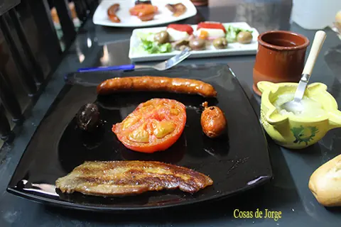 Chorizo, morcilla y tocino