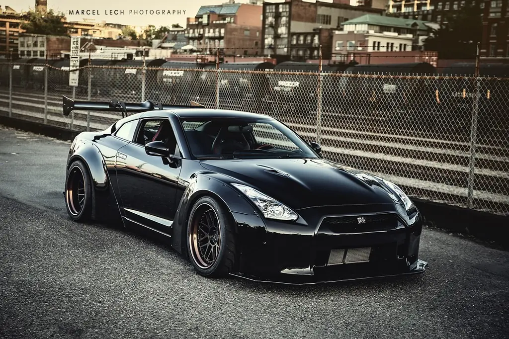 Nissan GT-R R35 modificado por Liberty Walk