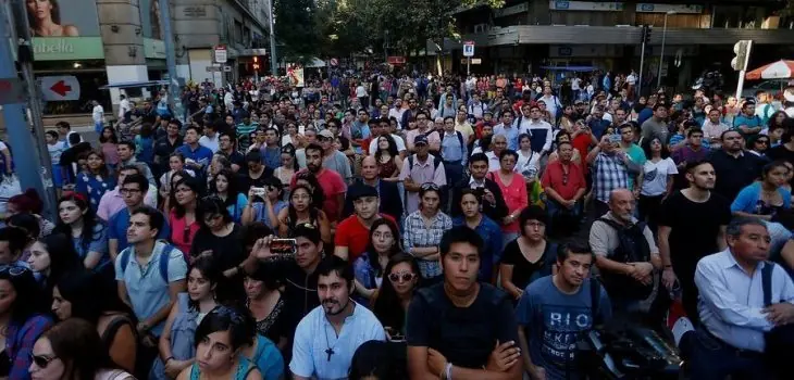Estudio: Chilenos de 31 años viven con sus padres