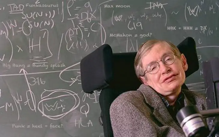 Stephen Hawking admite que tiene miedo de los aliens.