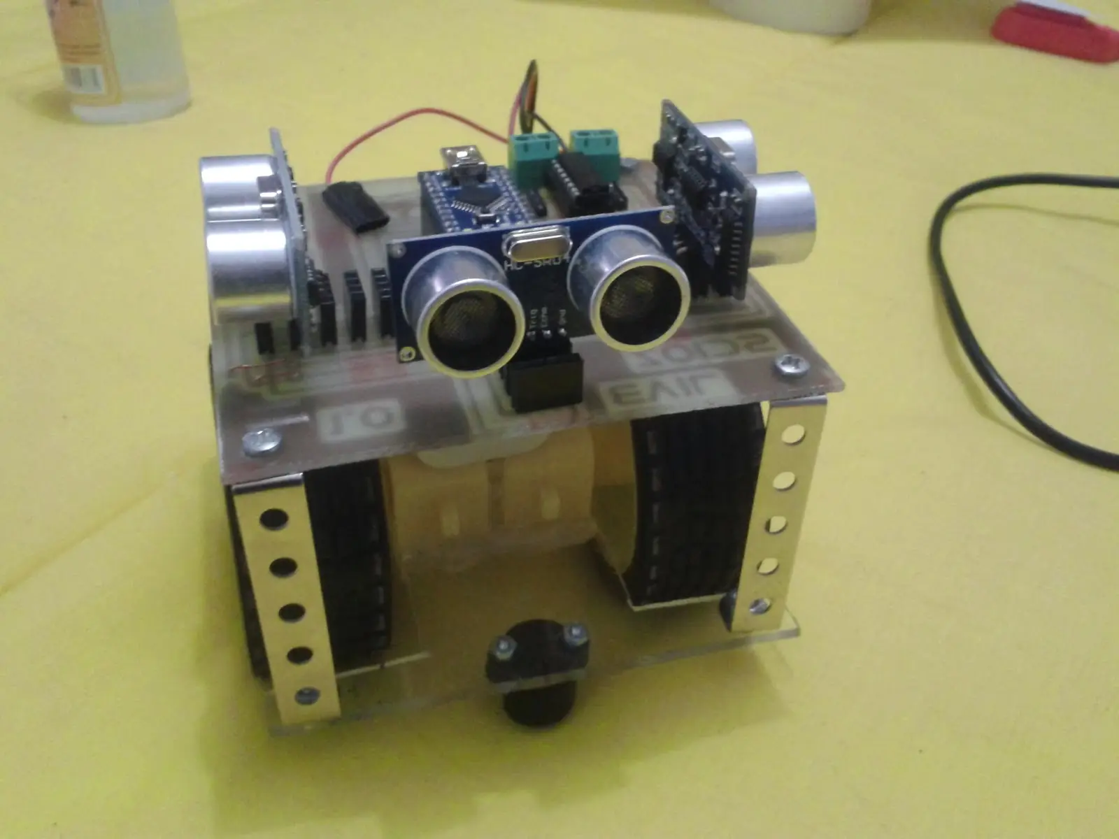 Me arme un robot diferente a los demas y te lo muestro
