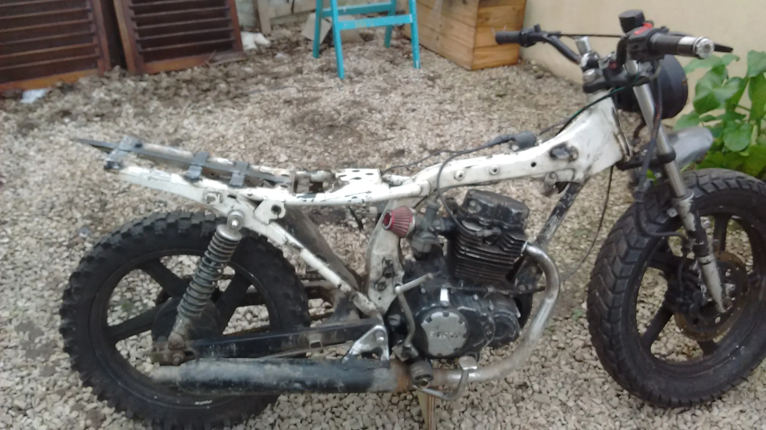 Me hice una moto scrambler