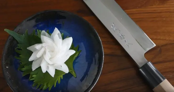 Chef compra supercuchillo japonés por solo 3$ y lo restaura Chef compra supercuchillo japonés por solo 3$ y lo restaura