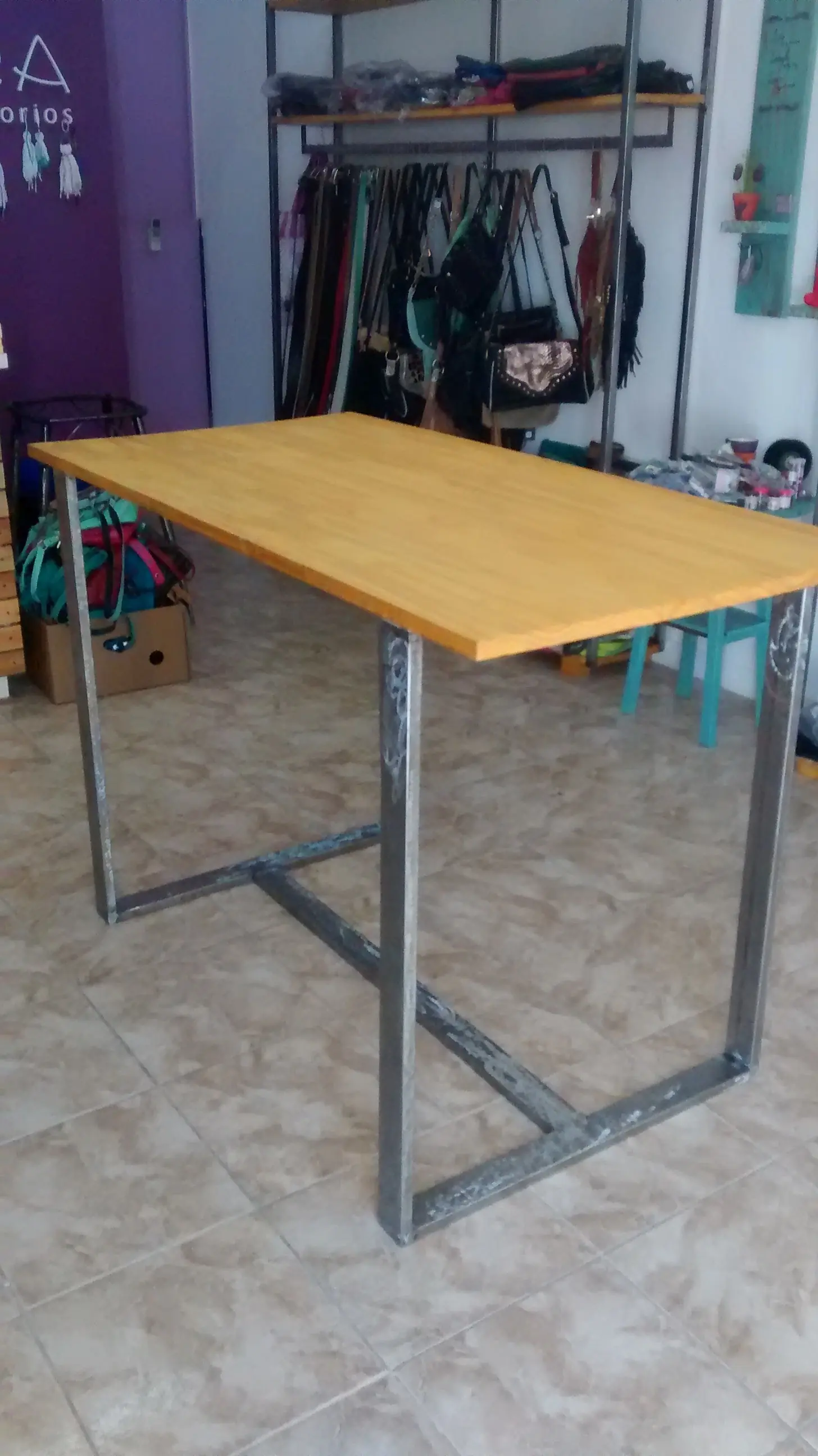 diseñe el mobiliario para un negocio, pásate lince!!