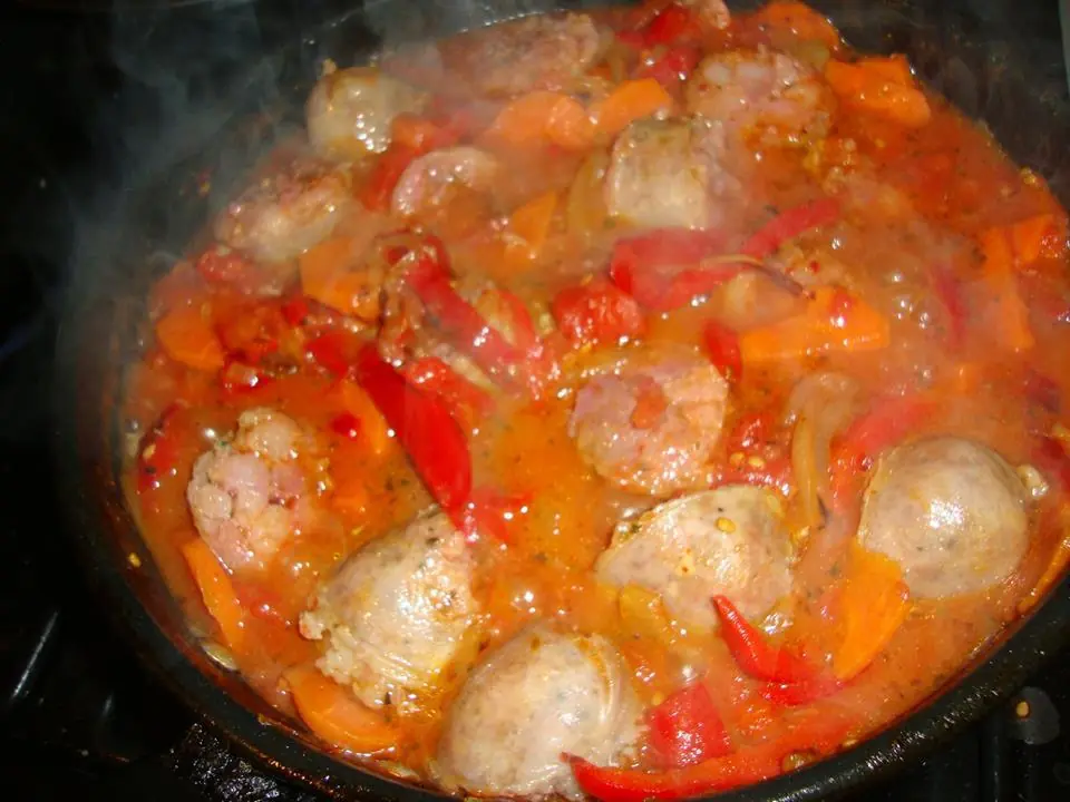 Chorizo a la pomarola facil!