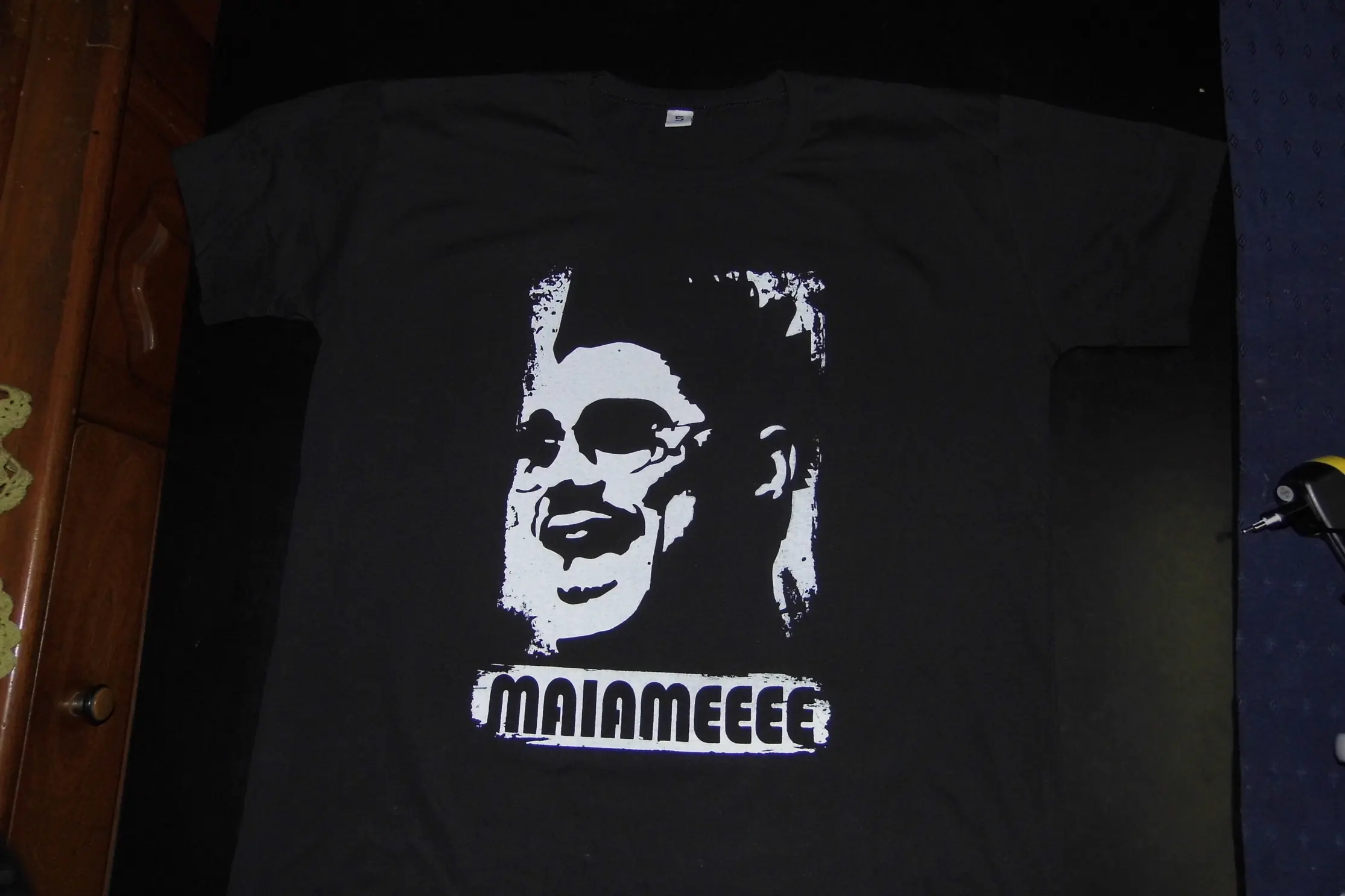 Hice una remera y una taza del Comandante