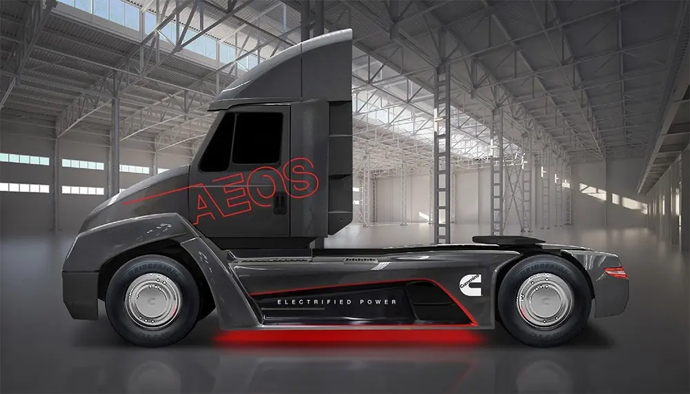 Cummins adelanta a Tesla por la derecha